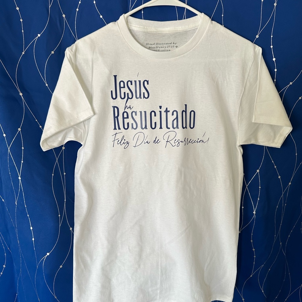 NWOT Cotton T-shirt with slogan “Jesús ha Resucitado…” various sizes!